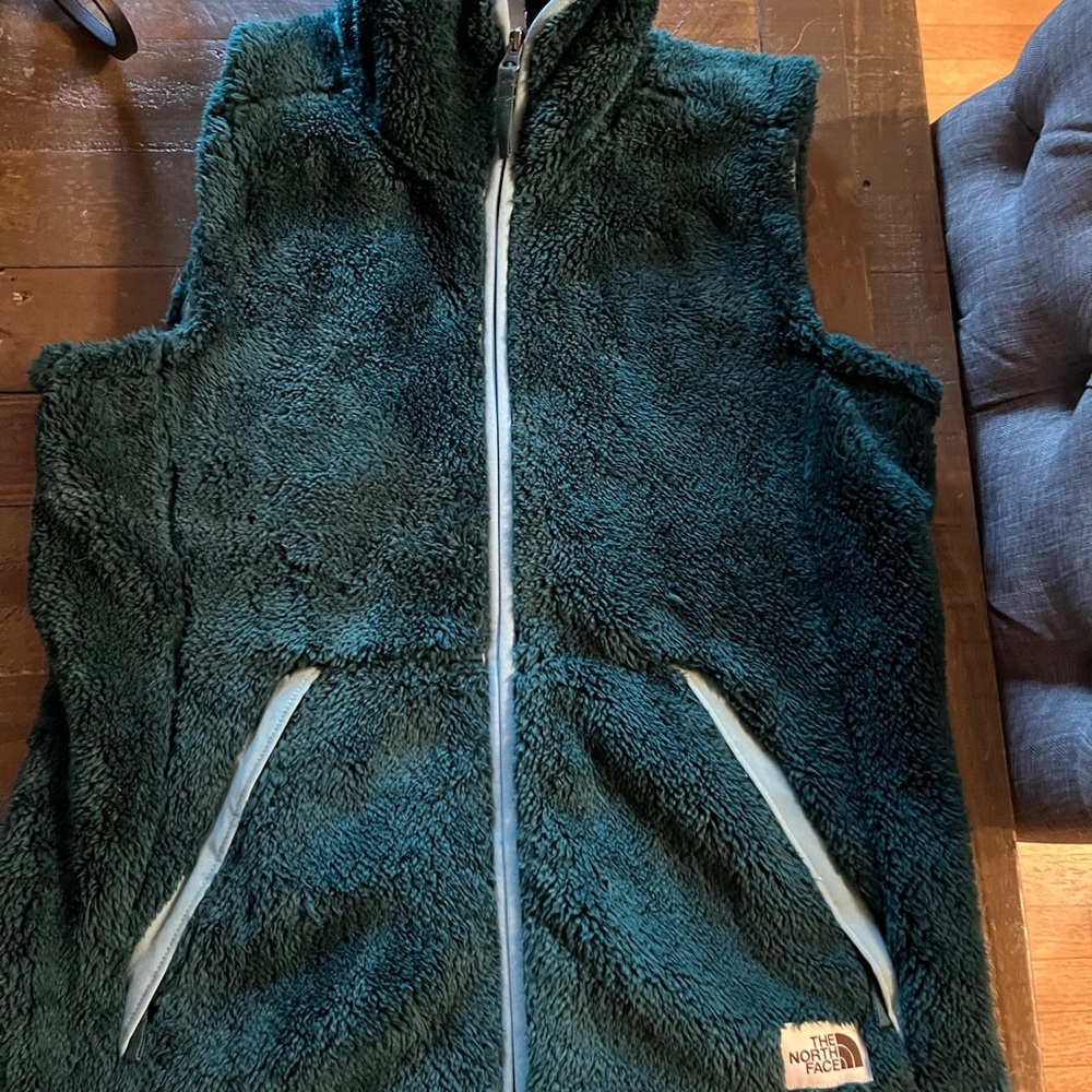 North face vest new without tags worn once